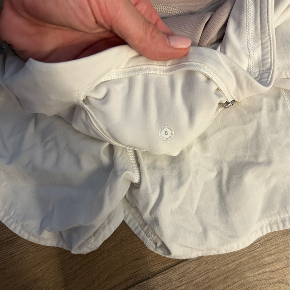 Lululemon High Rise Speed Short 4 Inch - Picture 6 of 6
